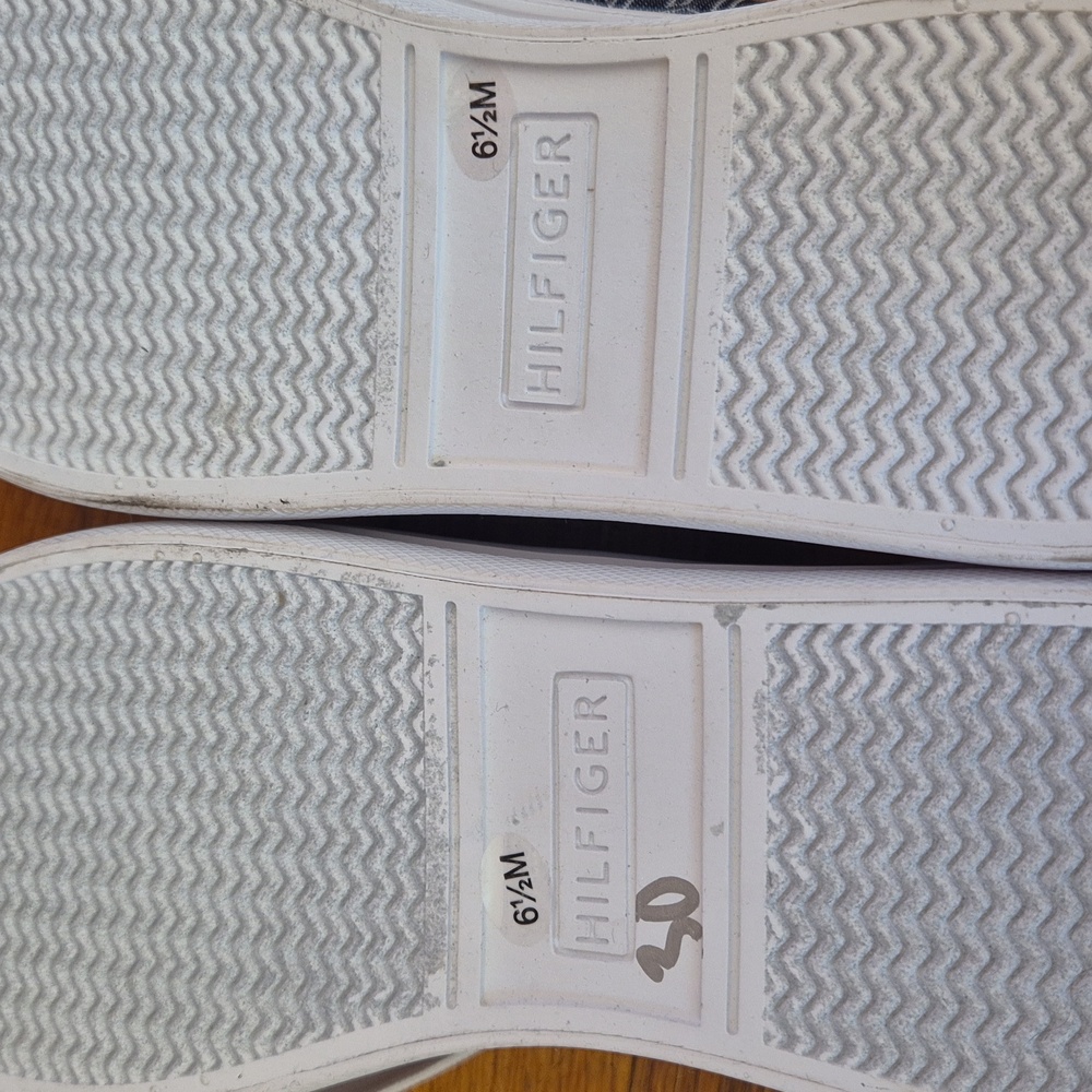 Tommy Hilfiger Womens Sneakers, size 6,5 NWOB - Picture 13 of 14